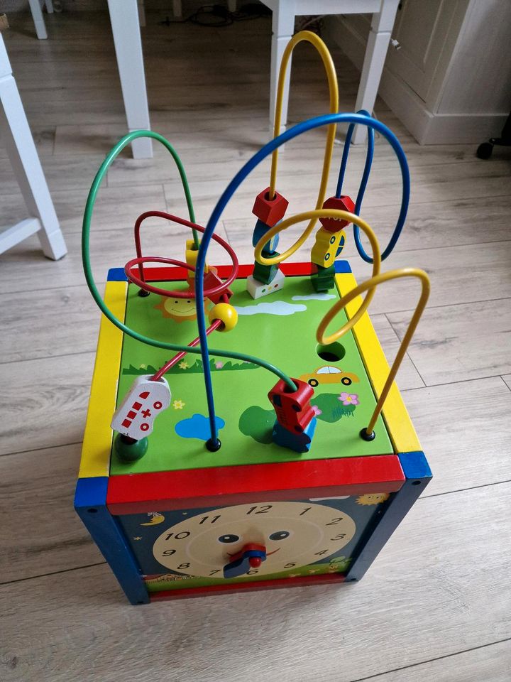 Holzspieltisch mit Uhr/Xylophon /Magnet Tafel in Rheinmünster