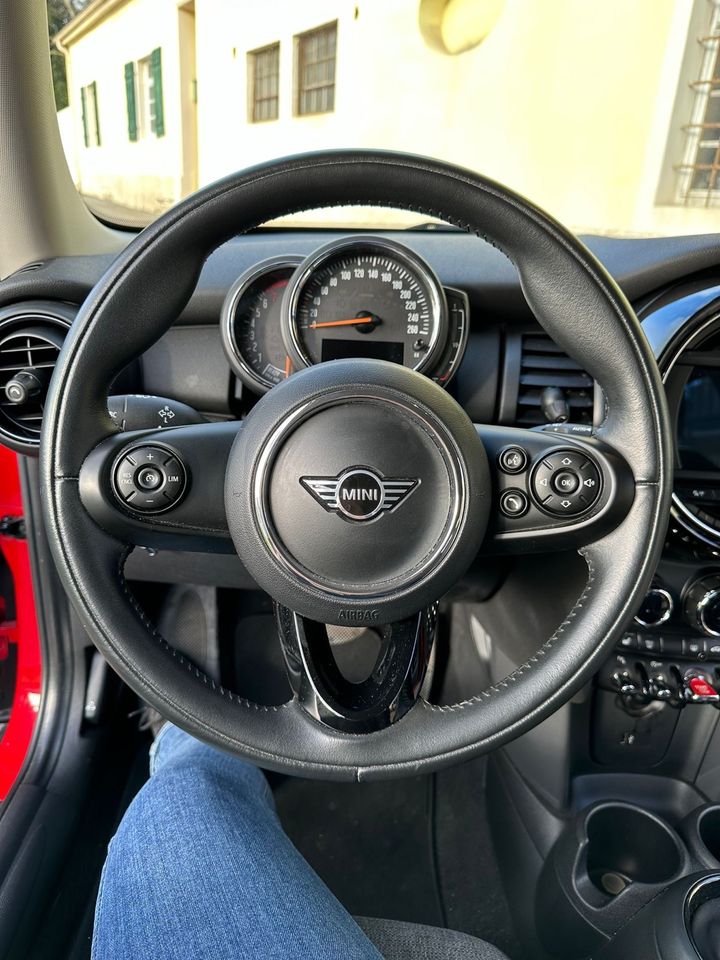 MINI One / Automatik + JCW + Navi + LED + SHZ + Keyless in Ludwigsburg