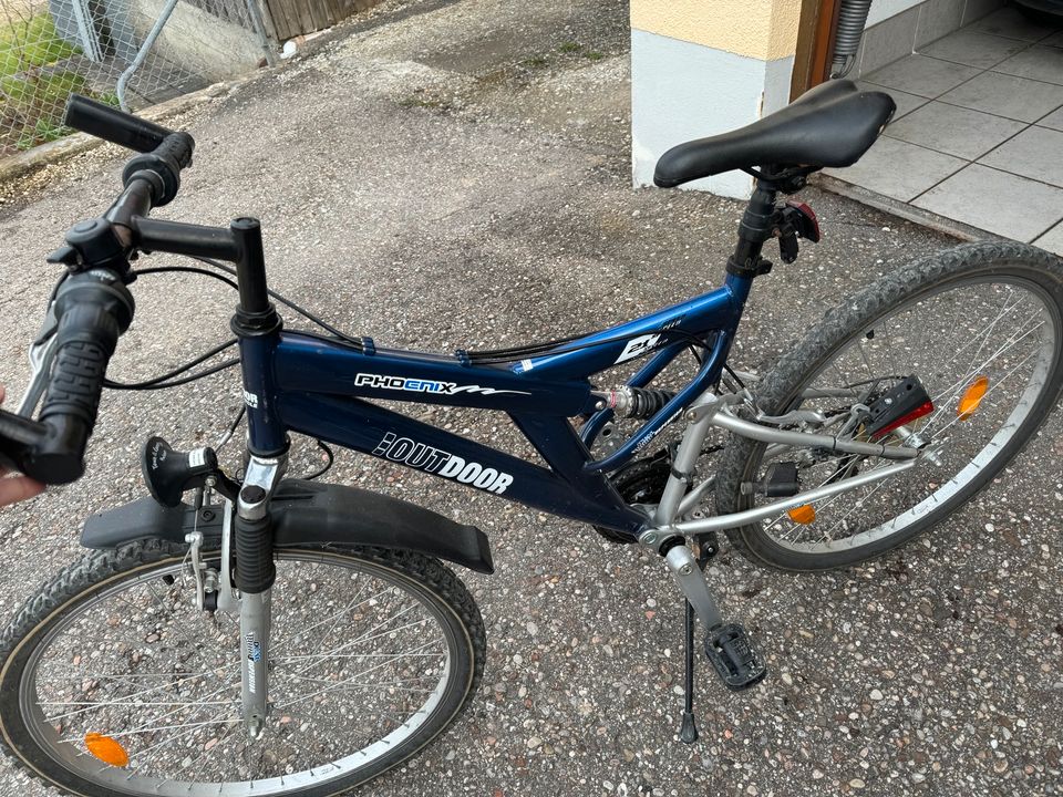 Fahrrad in blau in Leipheim