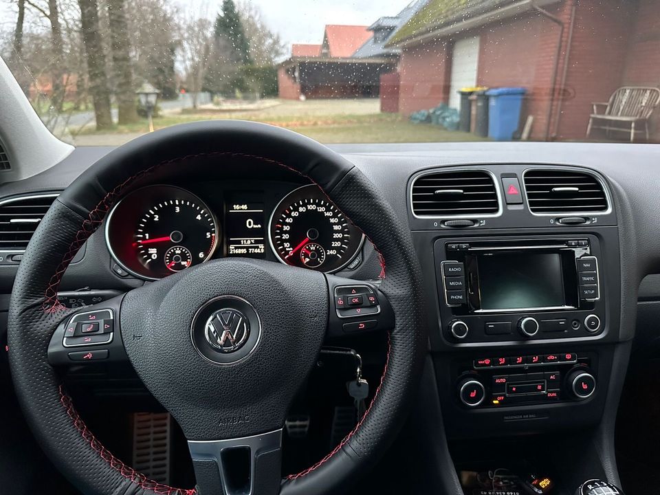 VW Golf 6 1.6 TDI - TÜV NEU! ZAHNRIEMEN BEI 120k GEWECHSELT in Bösel