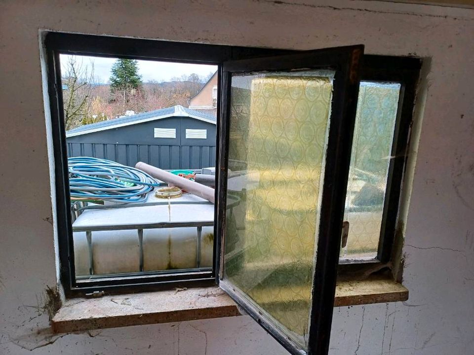 Holzfenster 2 Flügel Kippbar Sichtschhutzfolie inkl. Fensterbänke in Lichtenstein
