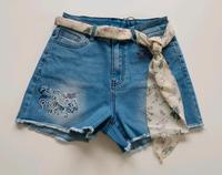 Jeanshort Peter Pan Tinkerbell Grösse 29 Hessen - Maintal Vorschau