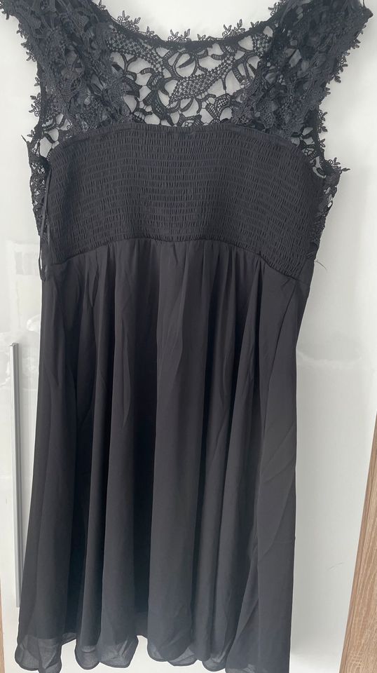 Kleid schwarz Abendkleid spitze in Morsbach