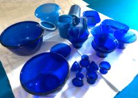 20-teiliges blaues Glas- und Kunststoffset, guter Zustand Nordrhein-Westfalen - Enger Vorschau