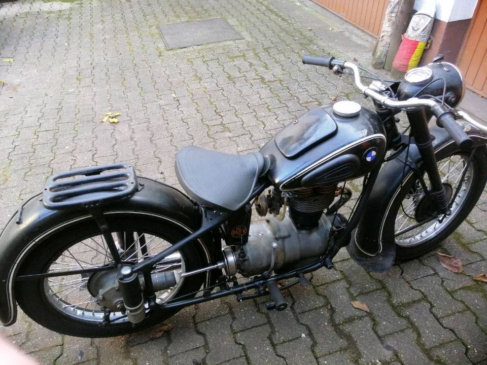 Oldtimer BMW R25 in Ilvesheim