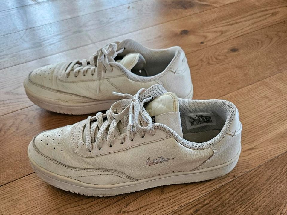 Nike Sneaker Damen, Creme, Gr. 39 in Burgdorf