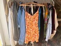 Kleid mit Blumen bunt kurz Träger Hippie Boho Ethno Pull and Bear Bergedorf - Hamburg Lohbrügge Vorschau