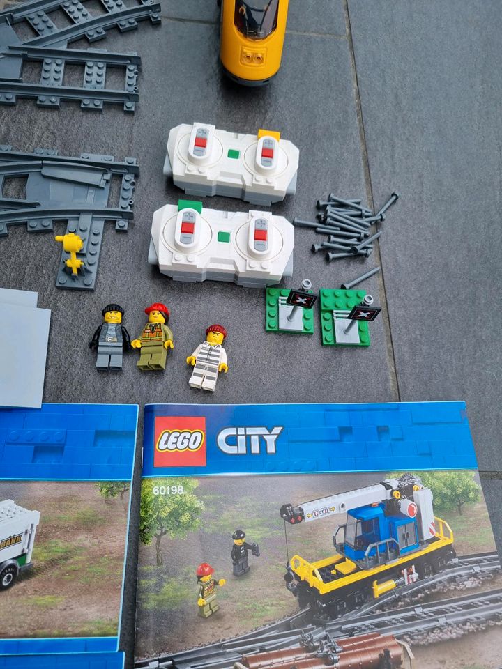 Reduziert Lego 60197 60198 Personenzug Güterzug Anleitung in Bergheim