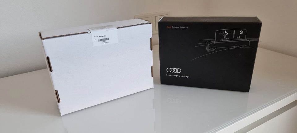Audi A4 A6 SQ5 Q5  Head Up Display + Installationspaket 8K0063761 in Frankfurt am Main