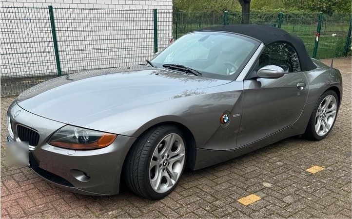 BMW Z4 E85 2,5i 6 Zyl. M54 Roadster *Sehr guter Zustand* in Leverkusen