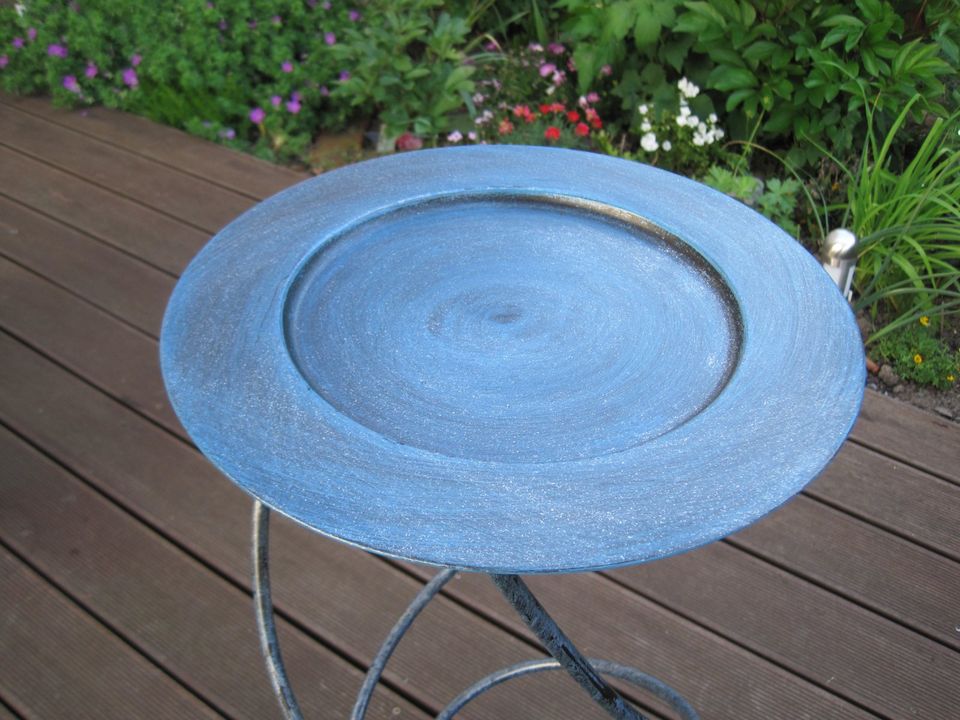 Metallgestell mit Schale, blau in Oberderdingen