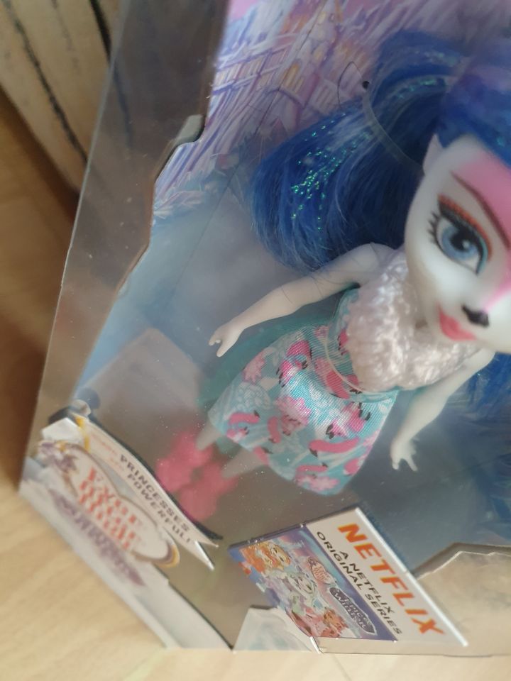 Ever After High Monster High Barbie Puppe Verpackt in Dorsten