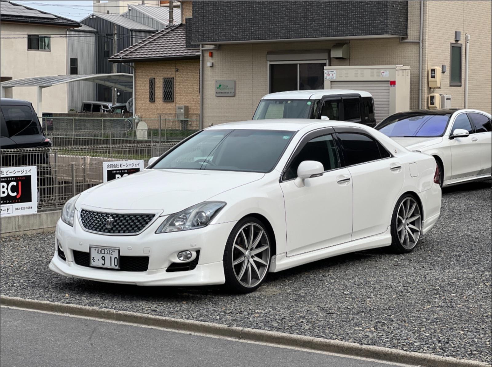 Abbildung des Autos Toyota Crown Athlete GRS…