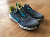 Nike Revolution Sneaker Turnschuhe Gr. 33,5 Mecklenburg-Vorpommern - Neubrandenburg Vorschau