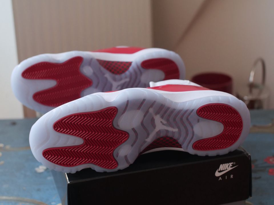 Nike Air Jordan 11 - Cherry EU 47 US 12,5 Sonderangebot in Berlin