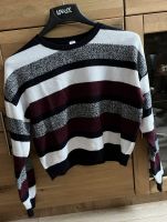 Pullover gestreift, Gr. M, H&M, weiß-schwarz-weinrot Leipzig - Leipzig, Zentrum-Ost Vorschau