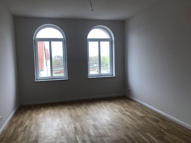 (53/11) 2 - Zimmerwohnung + Balkon hochwertig Saniert Altbau in Magdeburg Buckau in Magdeburg