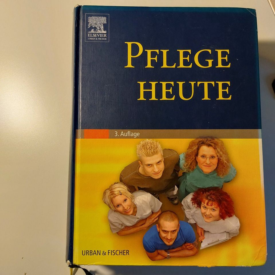 versch. Fachbücher Pflegeberufe in Voerde (Niederrhein)