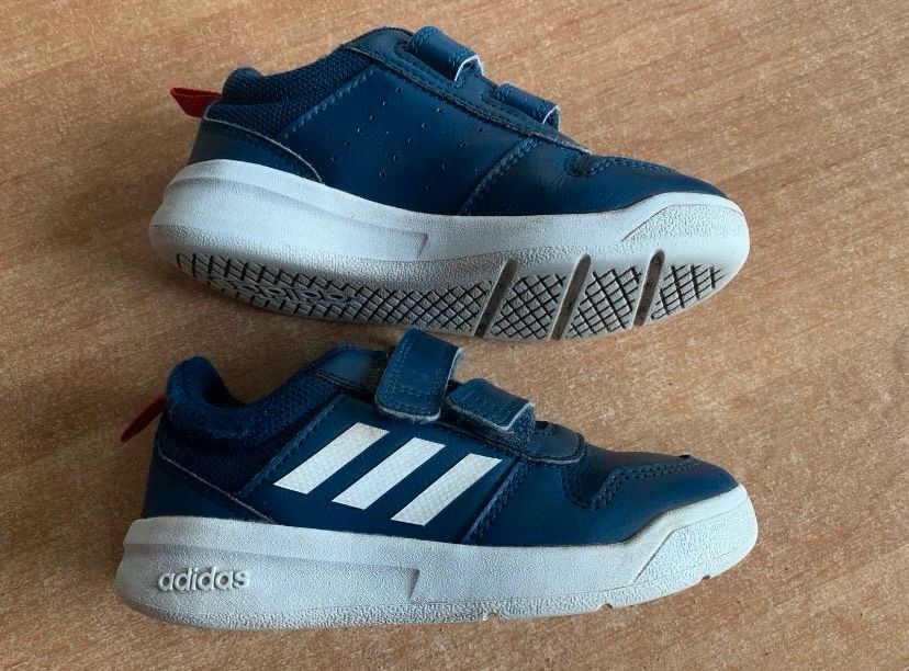 neuwertige Sneaker Adidas Gr. 28 Schuhe Sportschuhe in Berlin