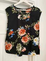 Shirt Blusenshirt Rosenmuster 36 S M 38 Blüten Rosen Brandenburg - Potsdam Vorschau