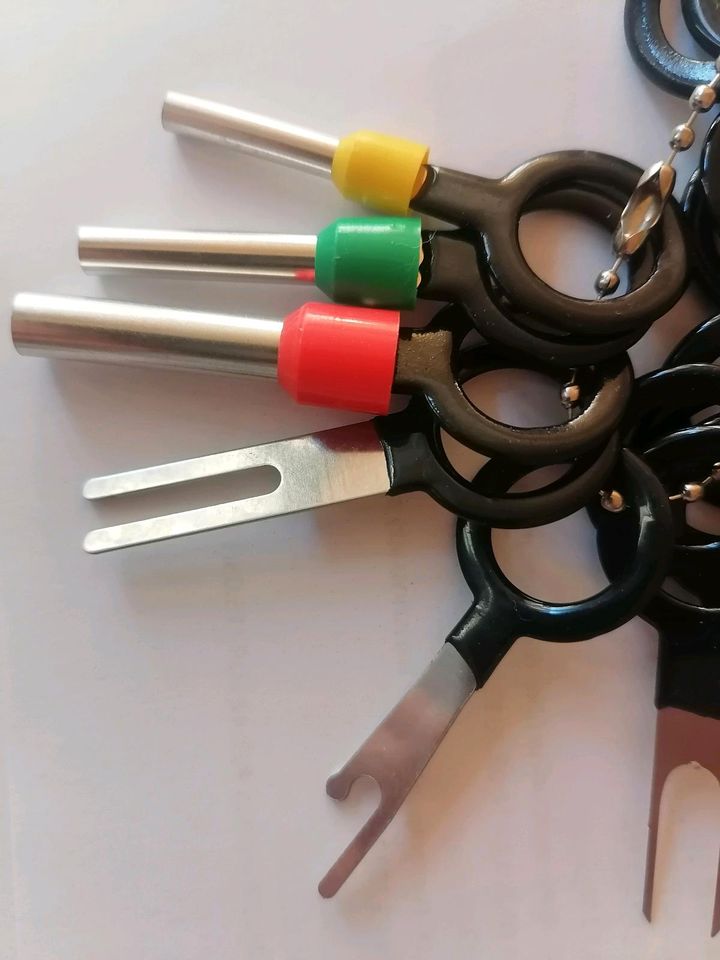 18 Teiliges Auspinwerkzeug für Stecker in Bergkamen