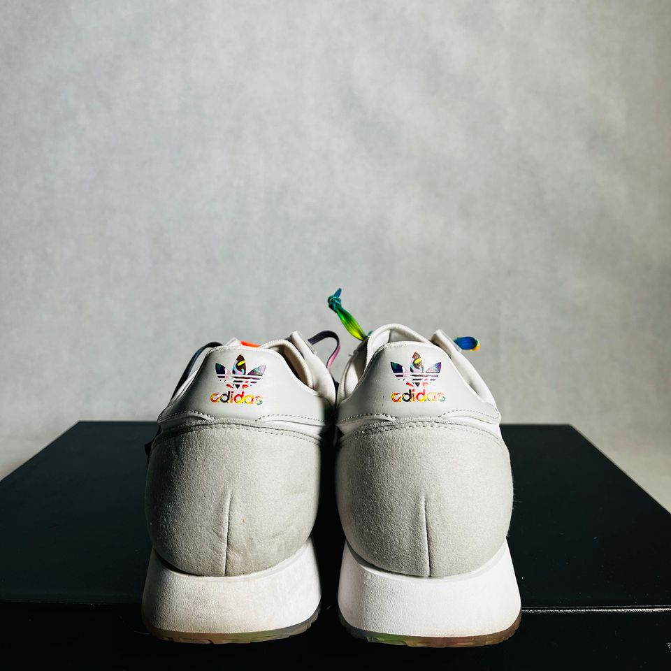 adidas Originals Pride Sneaker in Witten