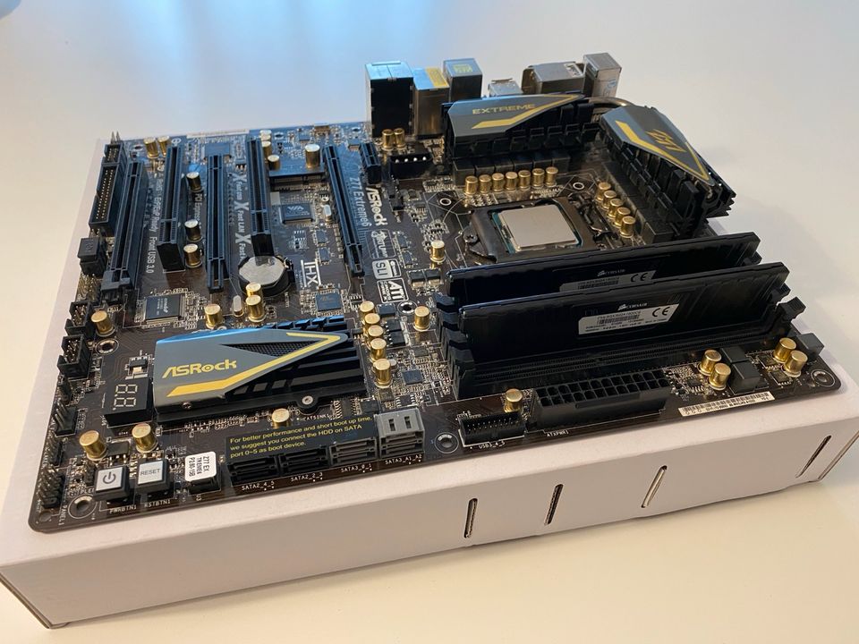 Mainbord Asrock Extrem mit Prozessor und RAM in Bad Arolsen