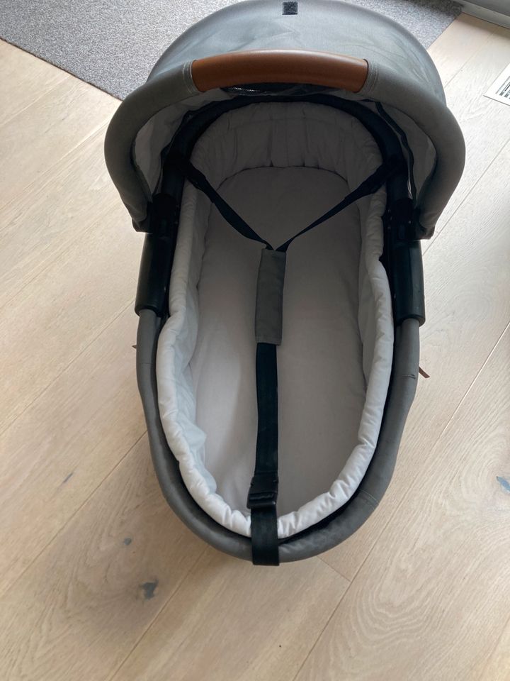 Sehr schöner Kinderwagen Mutsy Evo Industrial Light Grey in Lüdenscheid