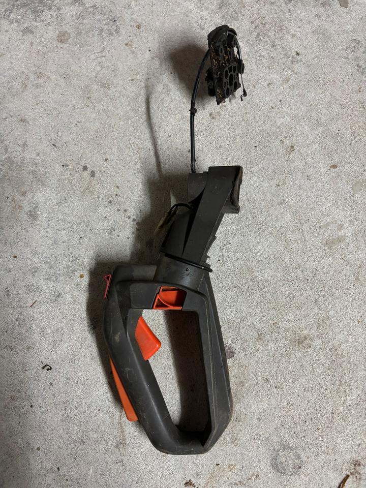 Drehgriff für Husqvarna Heckenschere 122HD60, 122HD45 in Backnang