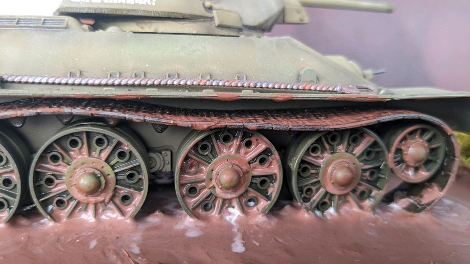 T-34 fertigmodell 1:35 Zvezda modellbau panzer in Berlin