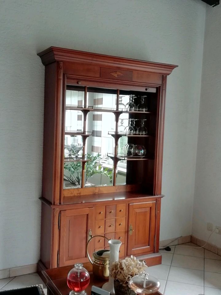 Bar Schrank Vitrine Kirschbaum Massiv Designer Stück in Coburg