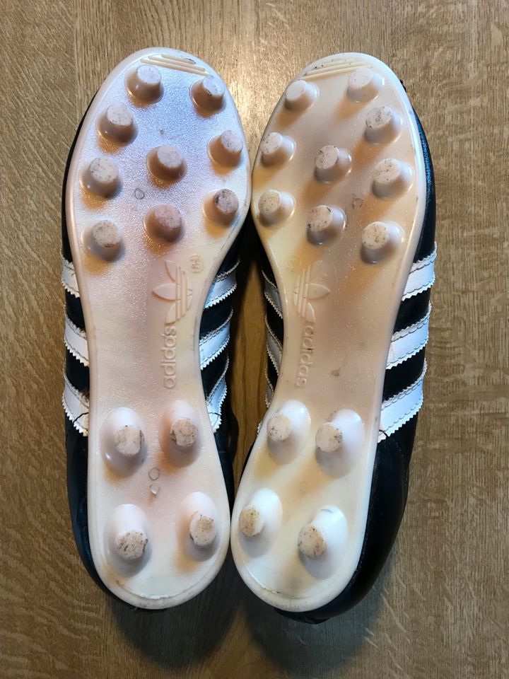 Vintage-Adidas-Leder-Fußball-Schuhe-Sevilla in Liebenau