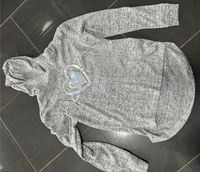 Mädchen Pullover Hoodie mit Pailletten grau Silber 134/140 Essen - Karnap Vorschau