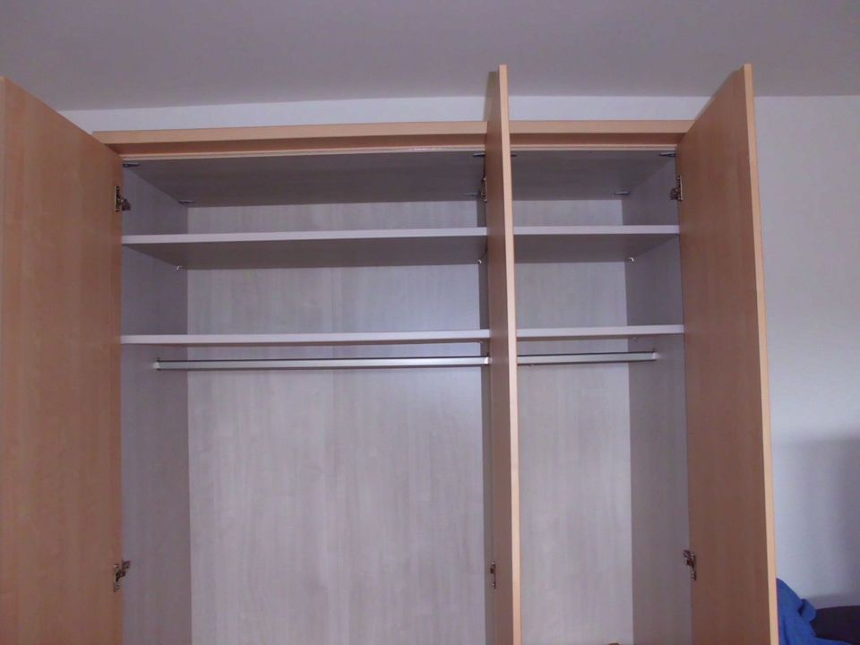 Kleiderschrank von Höffner in Hamburg