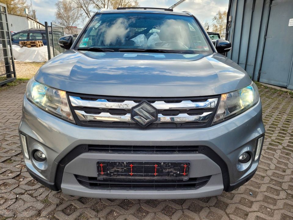 Suzuki Vitara 1.6 DDiS Comfort*PANORAMA*XENON*NAVI*1.HD in Berlin