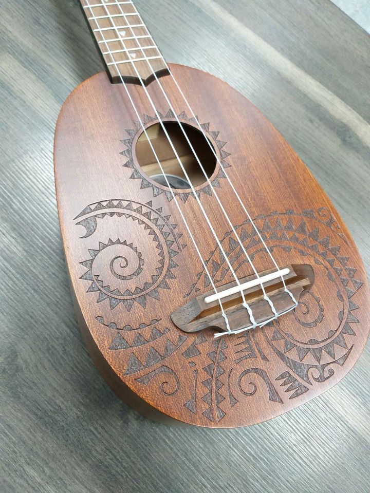 Luna Sopran Ukulele Set Pineapple UKE TATTOO NEU! in Aachen