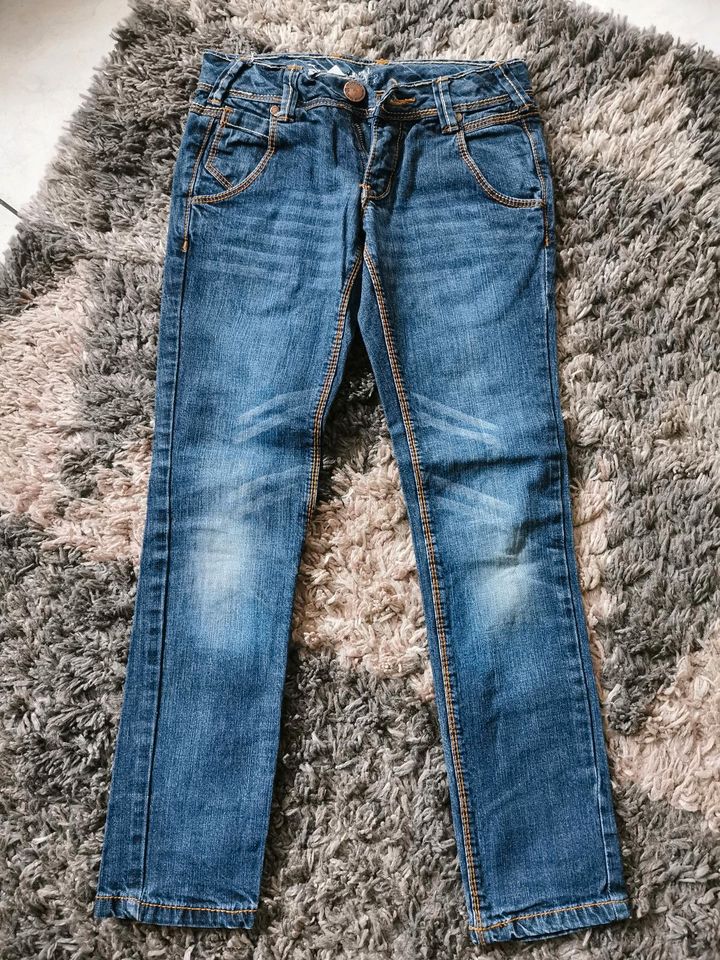 Jeans Paket Größe 134 in Morsbach