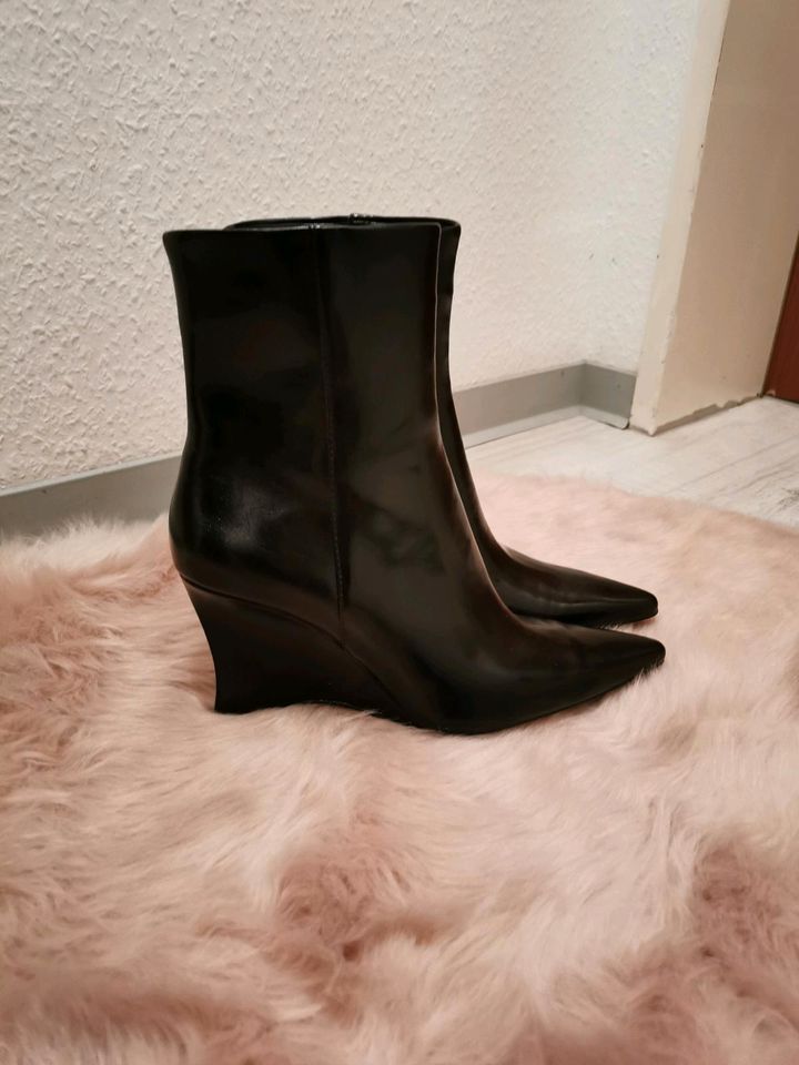 ZARA Keilabsatz Stiefel Schwarz in Aachen