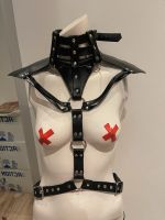Party Harness Leder PU Kinky Brustgurt mit Kragen Düsseldorf - Stadtmitte Vorschau