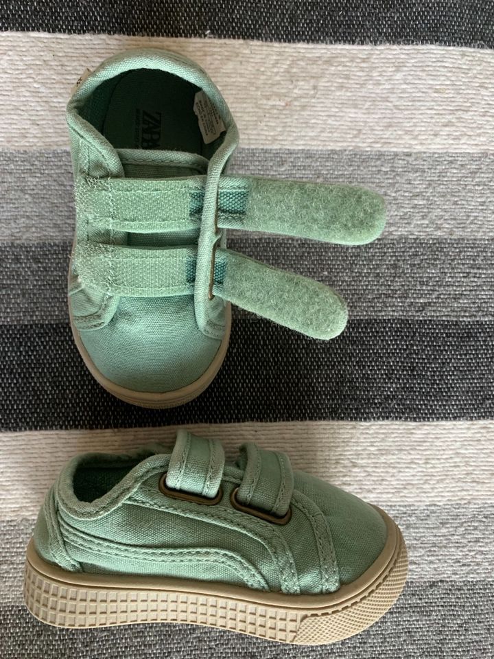 Zara Sneakers / Turnschuhe, 22, NEU in Gießen