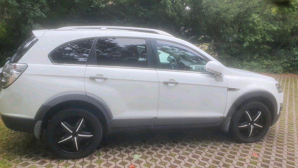 Chevrolet Captiva sehr gepflegt in Bargteheide