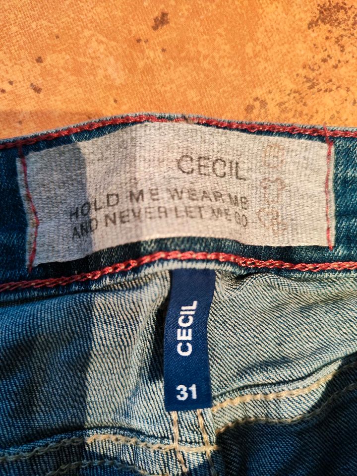 Cecil Jeans Gr. 40 in Chemnitz