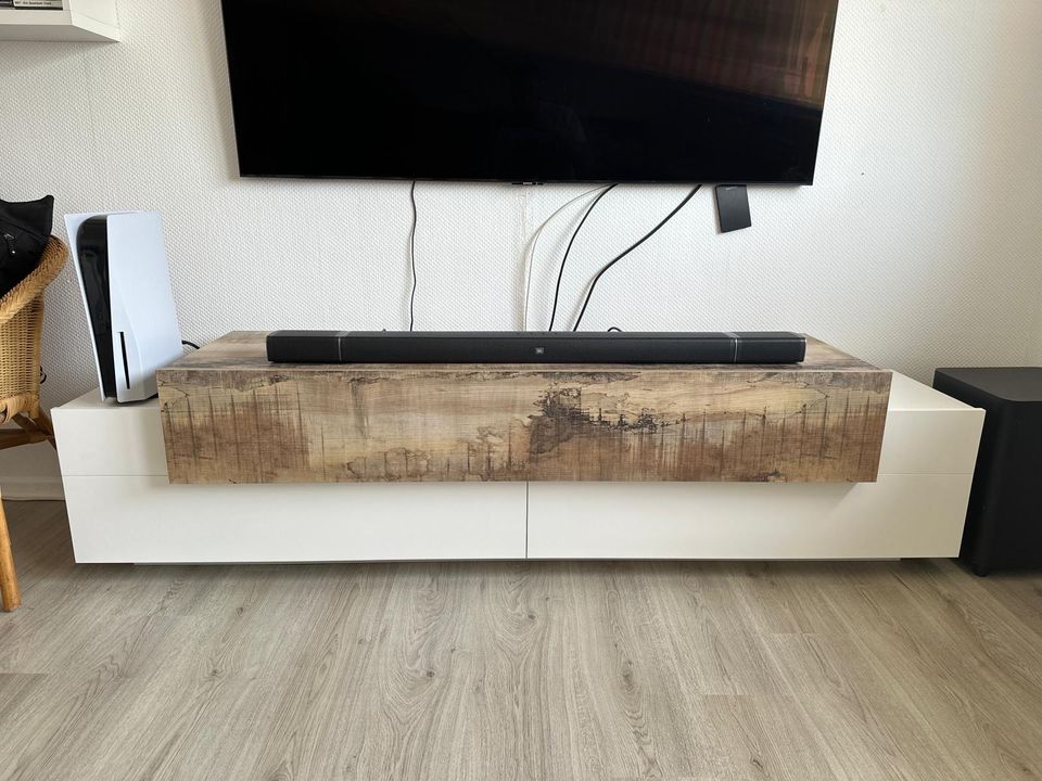 Longboard / TV Unterschrank in Wolfhagen 