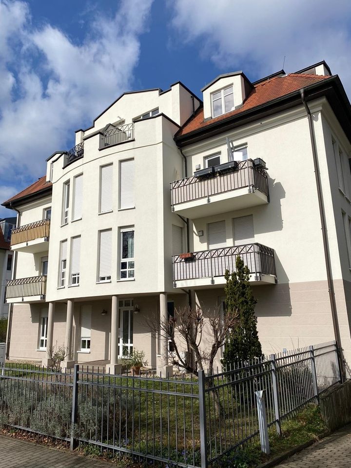Helle 2-Zimmer Wohnung im zweiten Obergeschoss mit Balkon und Lift im Preußischen Viertel in Dresden