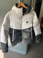 Nike Pufferjacke Gr. M Berlin - Steglitz Vorschau