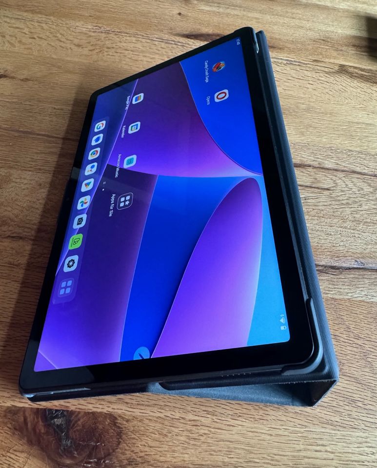 Lenovo Tablet M10 mit Stift / Pen und Hülle in Tülau