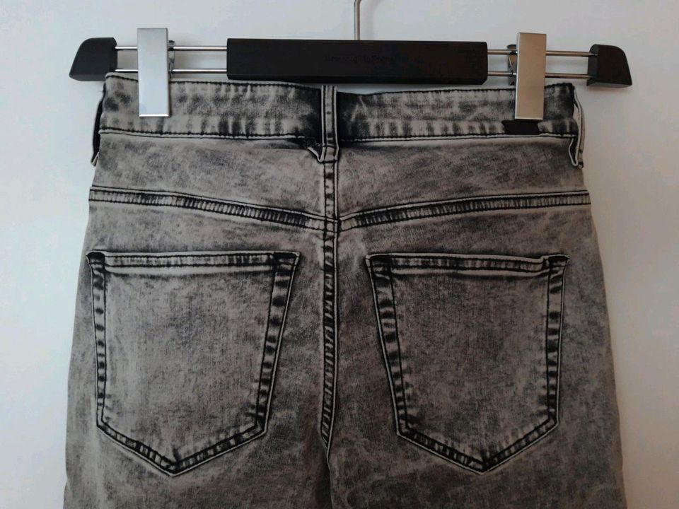 Diesel Gr. 26 (S) Designerdenim Stretch Unisex in München