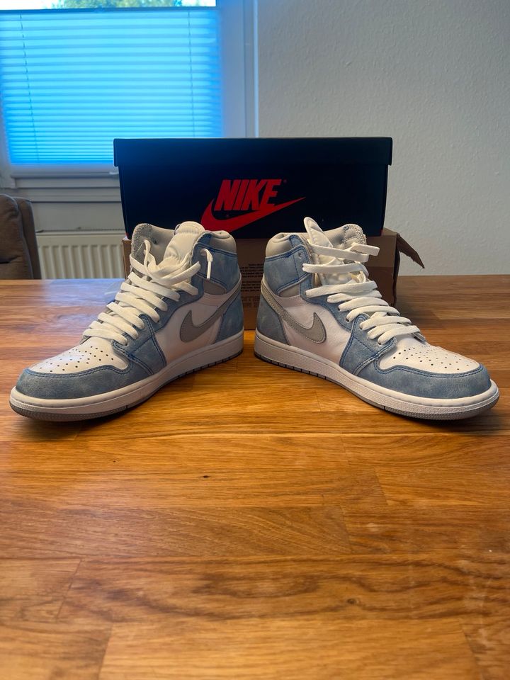 Jordan 1 Hyper Royal High US 9 / EUR 42.5 in Bühl