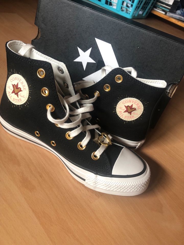 Converse Hi Chucks Herzen Schwarz Gr. 36,5 neuwertig in Rheinland-Pfalz -  Hasborn | eBay Kleinanzeigen ist jetzt Kleinanzeigen