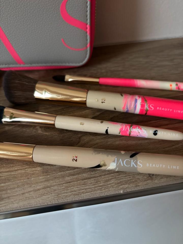 Jacks Beauty Line Beautyline Pinsel Etui Lippenpinsel Neon in Sülzetal